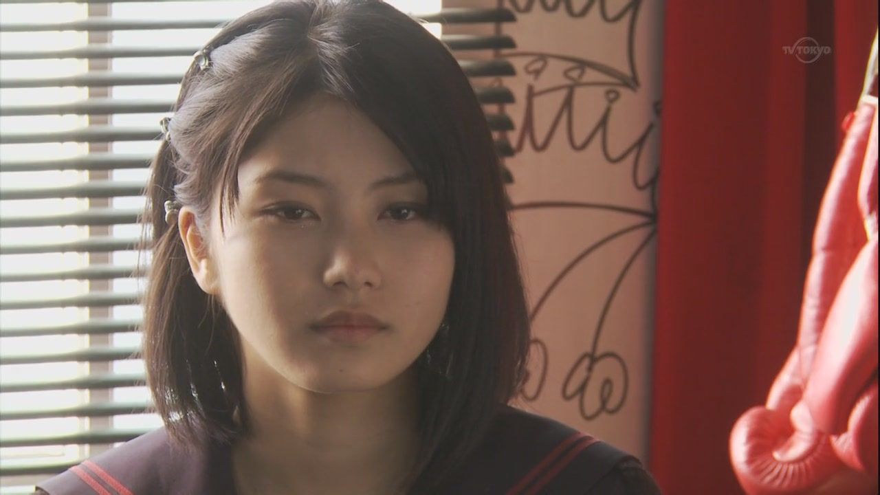  p>横山由依(よこやま ゆい),1992年12月8日出生于日本京都府, a