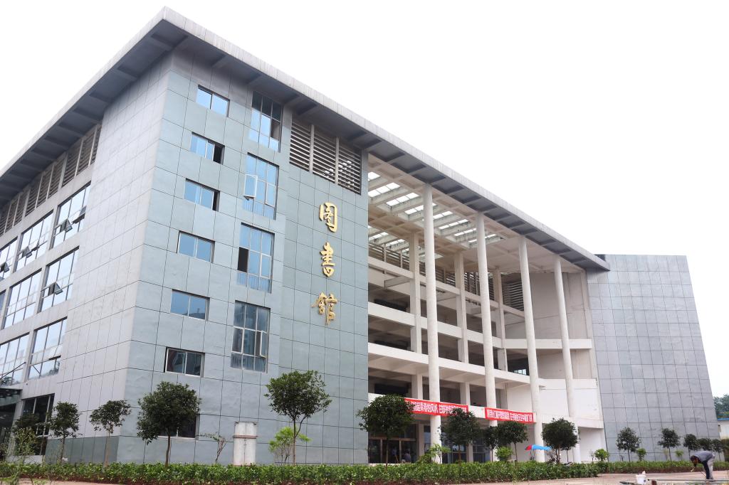  p>宜宾职业技术学院(yibin vocational and technical college),简称