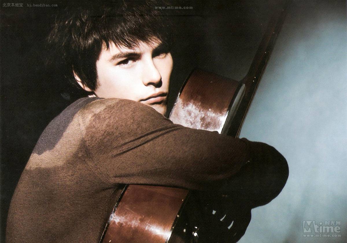  p>凤小岳(rhydian vaughan),1988年3月10日出生,华语影视男演员,模特