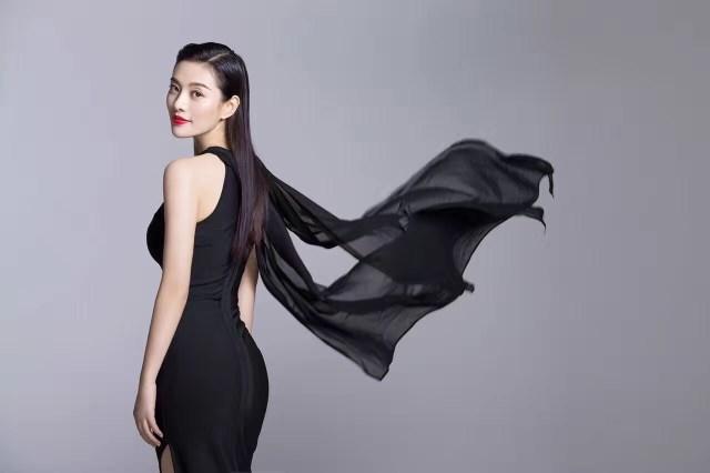  p data-id="gnwivwe9rt">郑清文,1986年12月28日出生于浙江临海,毕业