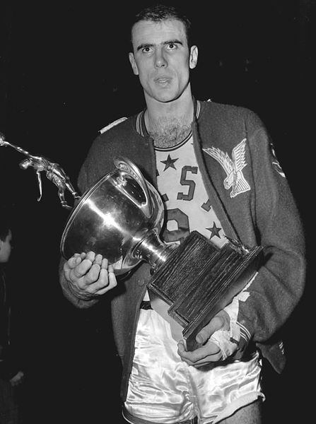  p>鲍勃·佩蒂特(bob pettit),1932年12月12日出生于美国 a href="#">