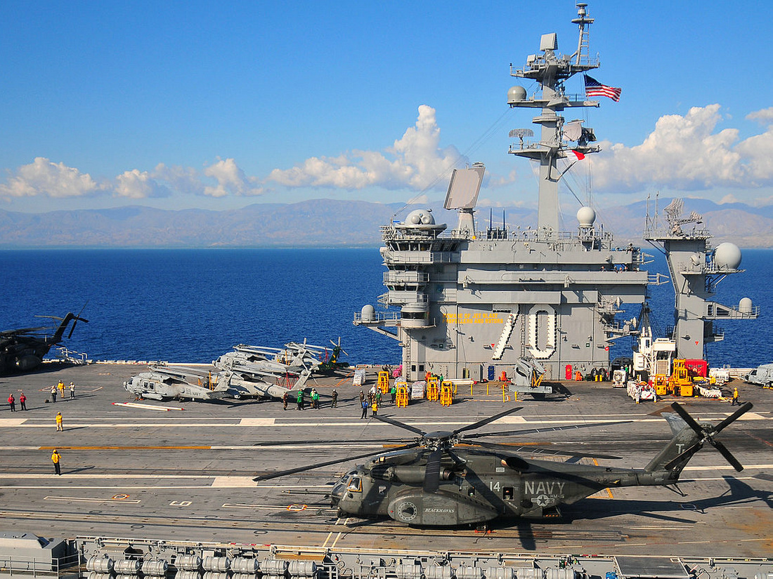  p>卡尔·文森号航空母舰(英文:uss  i>carl vinson, /i>编号:cvn70)