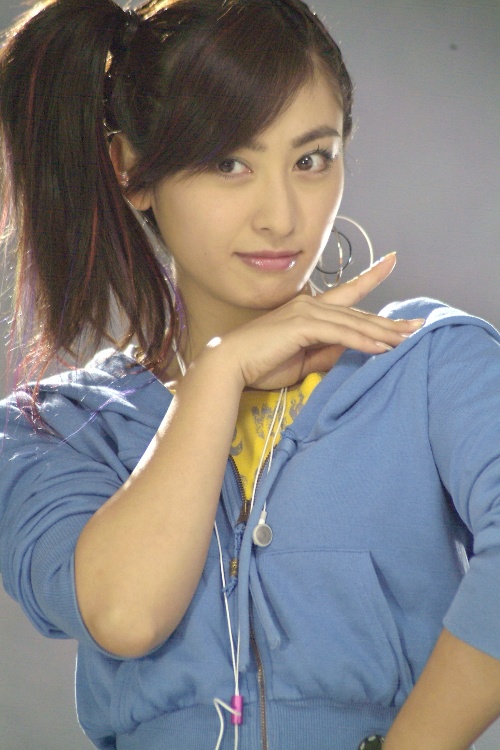 data-lemmaid="3490491">解放军艺术学院 /a>,中国内地女演员