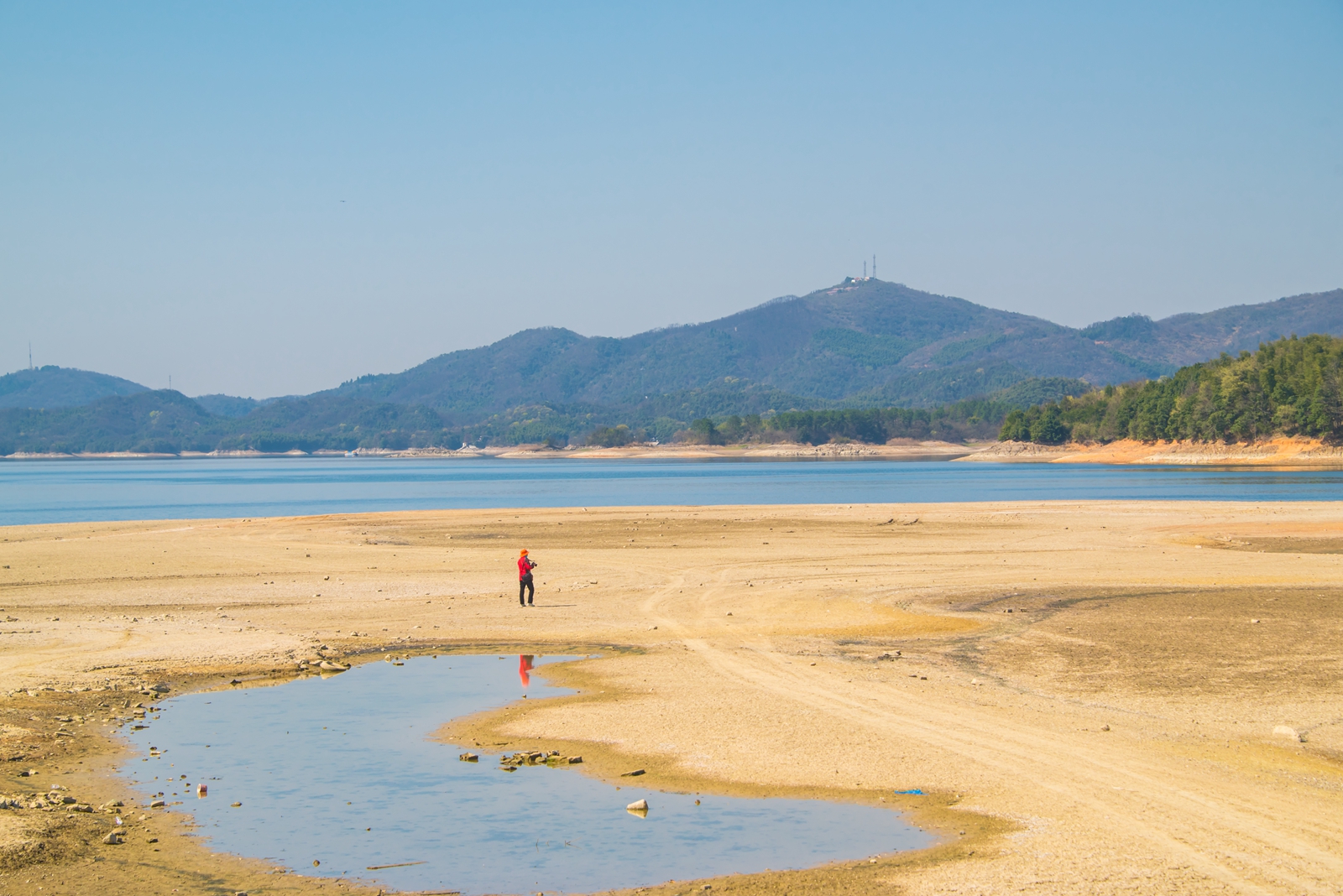  p>陆水湖是国家级重点旅游风景名胜区,位于湖北赤壁市,因三国东吴