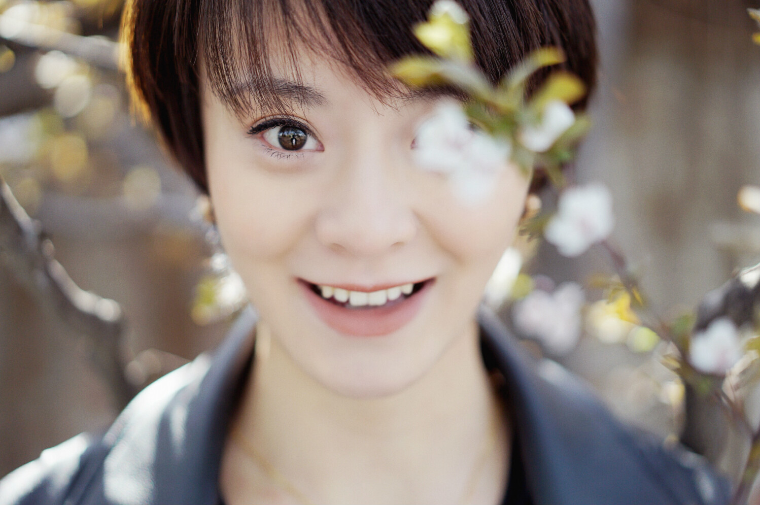  p data-id="go0drtwy74">陈垚(陈佩珊),中国内地女演员,毕业于 a