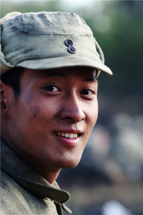 kg9zfa6">李超,1984年2月21日出生于山东省济南市,中国内地影视男演员