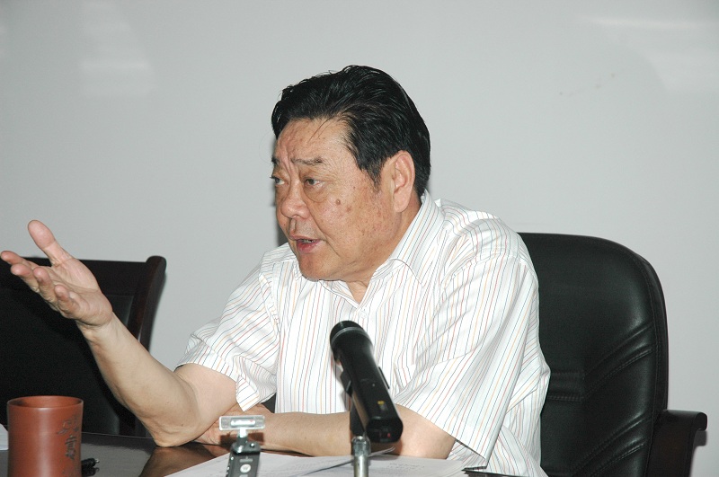  p data-id="gnwql7ih6s">杨志成,1946年12月3日出生于湖北省石首市