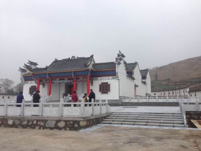 是一处始建于明代中期的家族祠堂建筑,属于方氏家族祭祀祖先和先贤的