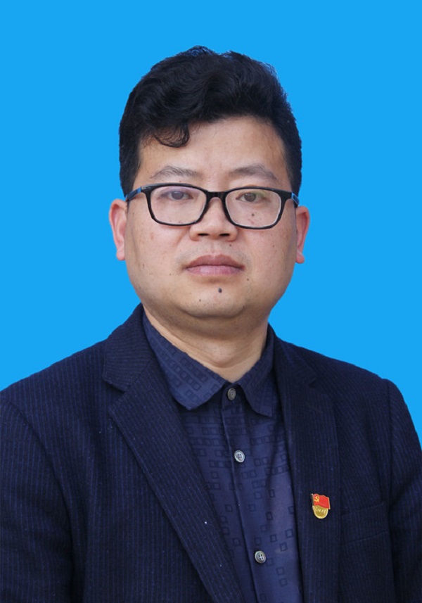宜宾市叙州区第二中学校校长,党委书记中共党员政协第十届宜宾县委员