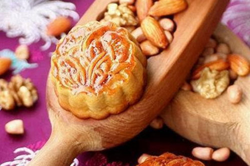 data-id="gnwwz186oj">昆明滇八件即"双塔牌"滇八件,是昆明市向阳糕点