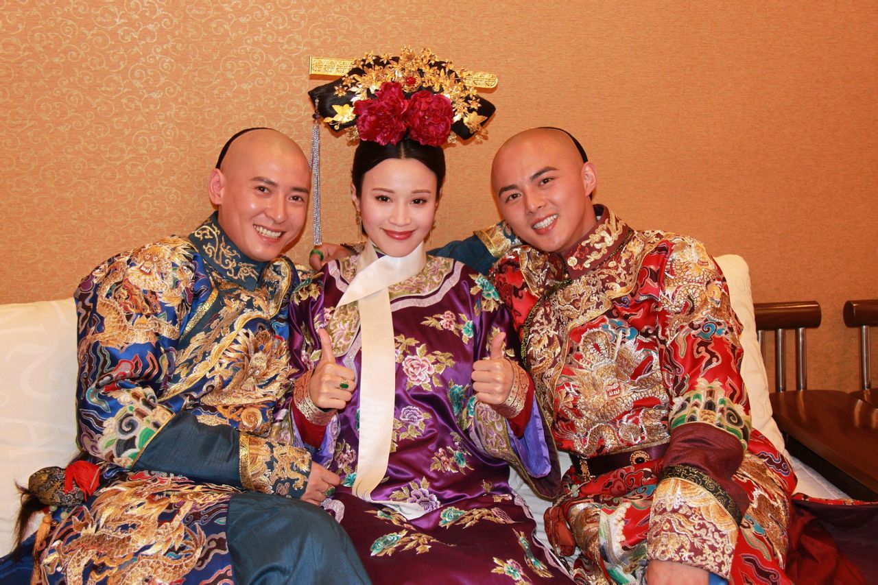 于浙江省金华市浦江县,毕业于浙江省艺术学院越剧表演班,中国女演员