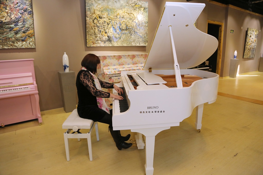  p data-id="gnzrvblqy1">布鲁诺(bruno&sons),是源自德国的钢琴