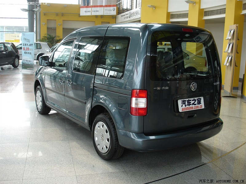  p>开迪(caddy)是在第5代高尔夫技术平台pq35上开发出的小型多功能车