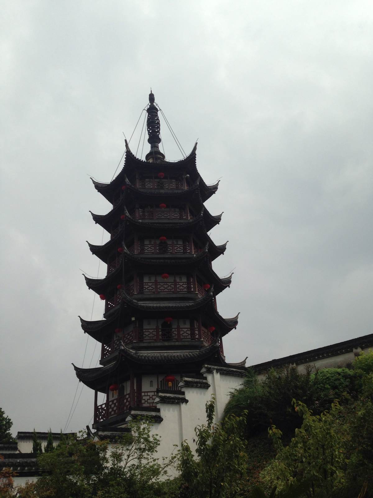 是由浙江省海宁市广大市民参与评选和专家评议而选定的十大著名景点