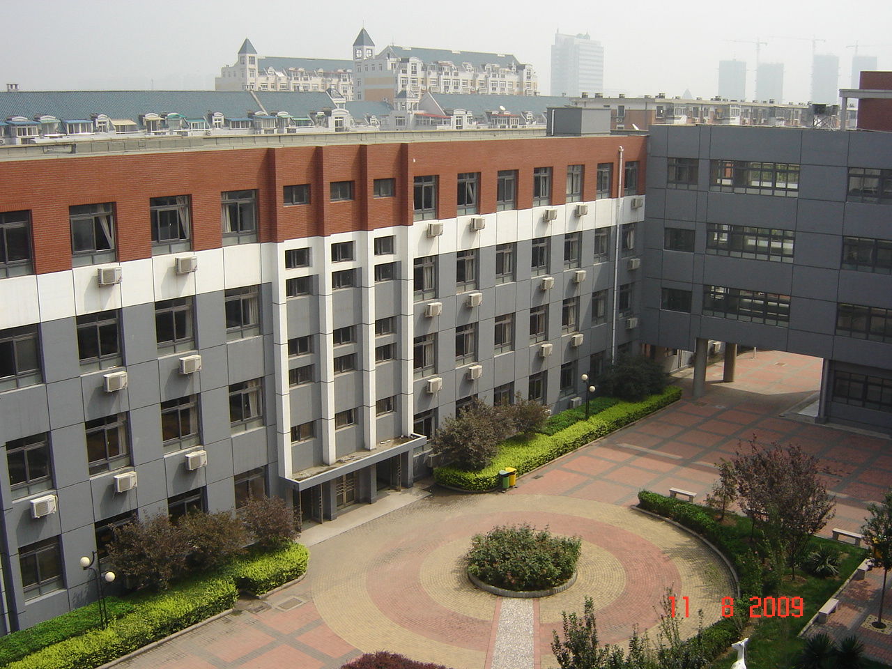  p>天津第一百零二中学,位于天津市的一所公立高中. /p>