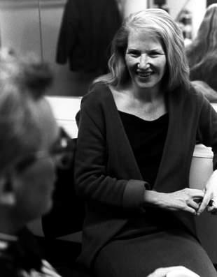  p>安妮·狄勒德(annie dillard )是以《溪畔天问》获 a href="#"