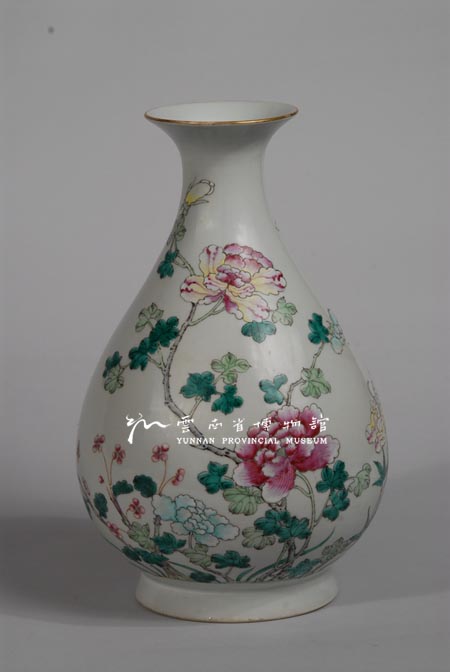  p>粉彩花蝶玉壶春瓶是清代文物. /p>