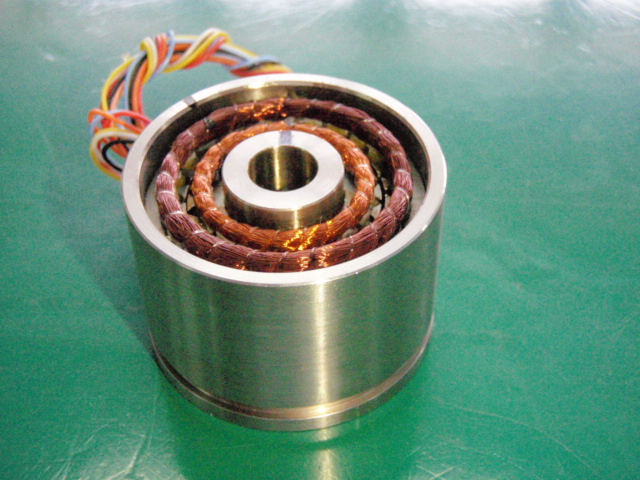 data-id="gnbjxef6fb">旋转变压器(resolver/transformer)是一种电磁