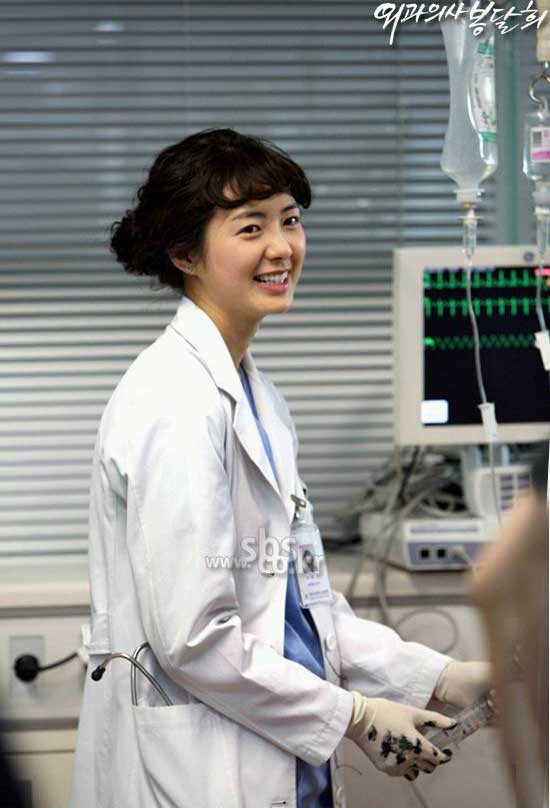  p>《外科医生奉达熙》是韩国sbs电视台于2007年1月17日首播的电视剧