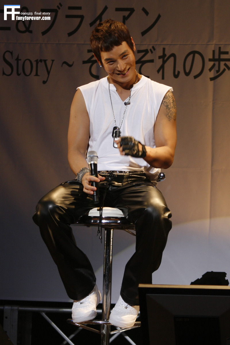  p>黄伦硕,1982年1月17日出生于 a target="_blank" href="/item/首尔