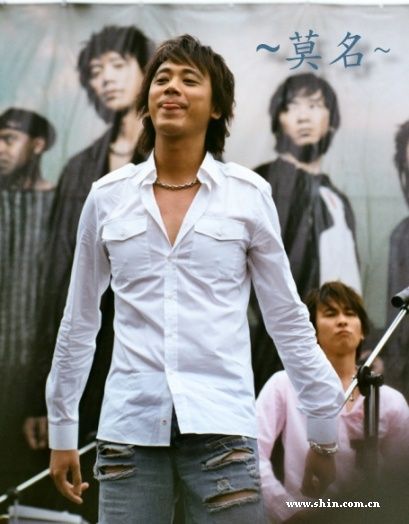  p>信(shin),本名苏见信,1971年5月14日出生于台湾省,中国台湾男歌手