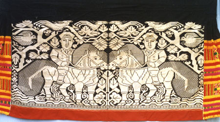  p>花瑶挑花是湖南省瑶族女子中流传的一种独特的手工艺, a target="