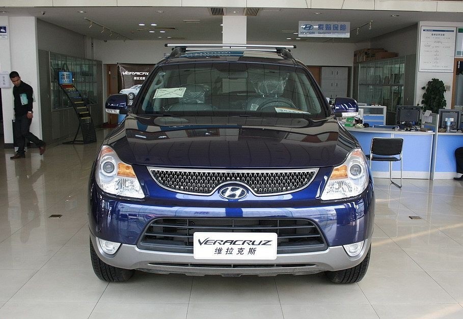  p>现代维拉克斯是一辆进口汽车,该车外观整体线条圆润,柔和,综合油耗