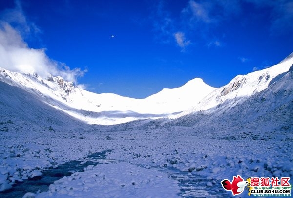  p>桑丹康桑雪山是西藏二十五座最高的山峰之一,位于 a target="