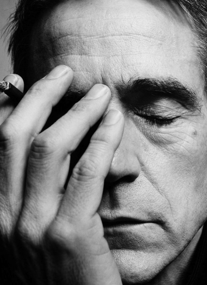 风雨后/10921959" data-lemmaid="10921959">故园风雨后 /a>》中展露