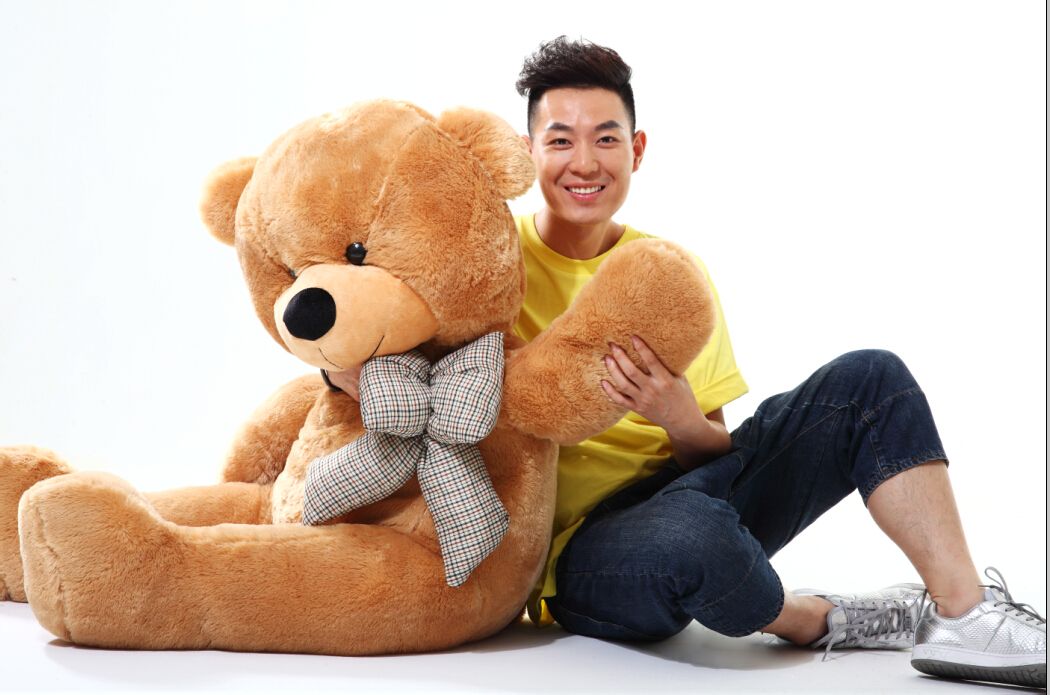  p data-id="gnbxhvgv6y">霍小雷(主持名:毛毛虫)1981年9月30日出生于