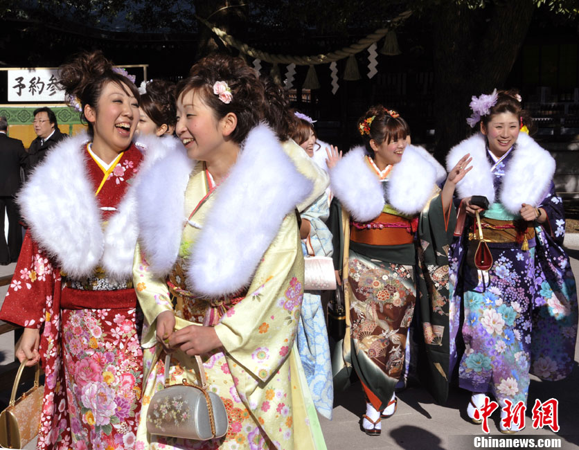  p>和服(きもの,kimono) ,是日本的民族服饰.