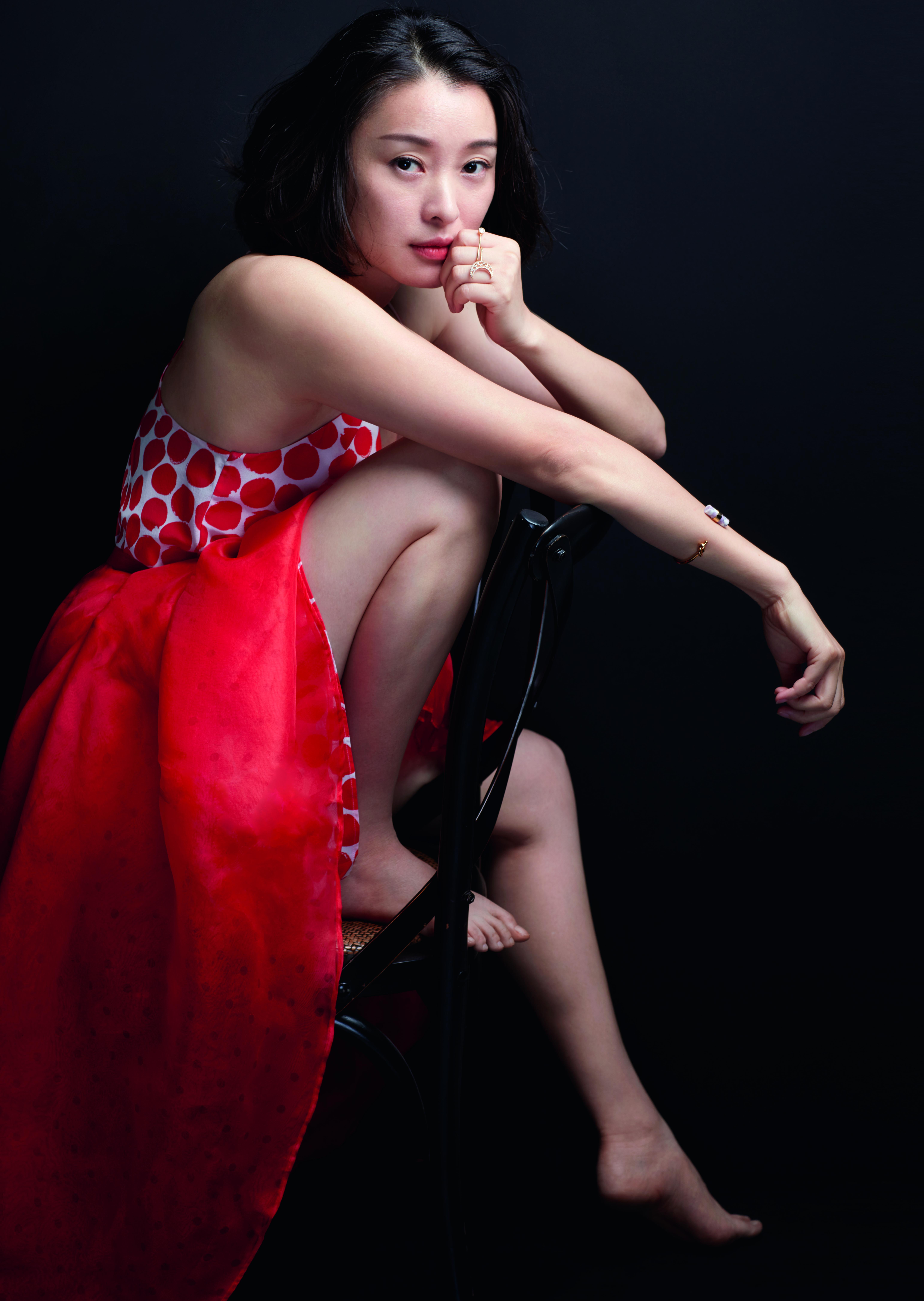  p>吴越,1972年4月10日出生于上海市闵行区,中国内地影视女演员,毕业