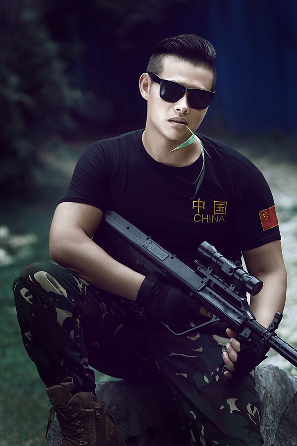  p>姚雨鑫,1982年6月7日出生于安徽省,中国内地男演员,歌手,导演.