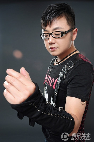  p data-id="gnwfsti5vo">南风,原名姜海龙,中国内地原创歌手.