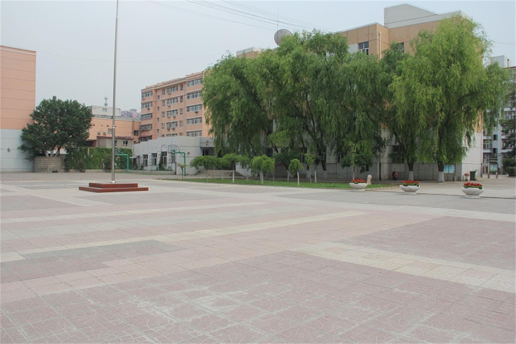 张家口第十中学