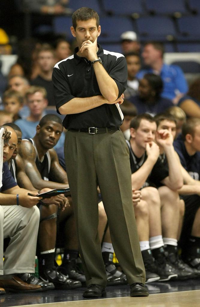 5vx8">布拉德·史蒂文斯(brad stevens),1976年10月22日出生于美国 a