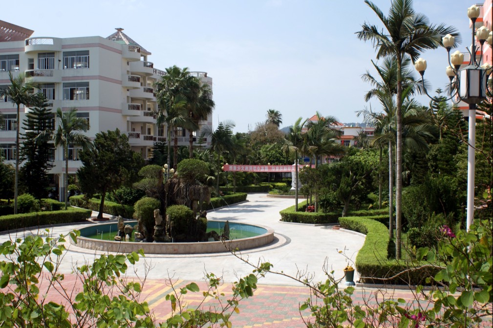 " data-lemmaid="132090">福建 /a>省诏安第一中学,简称诏安一中,坐落