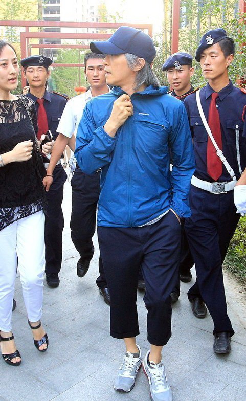  p>周星驰(stephen chow),1962年6月22日出生于香港,祖籍浙江省宁波市