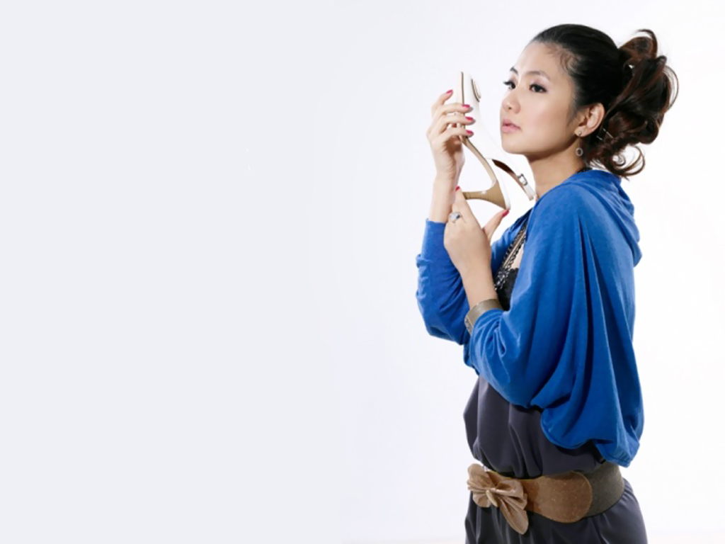  p>任家萱(selina),1981年10月31日出生于台湾省台北市,中国台湾女