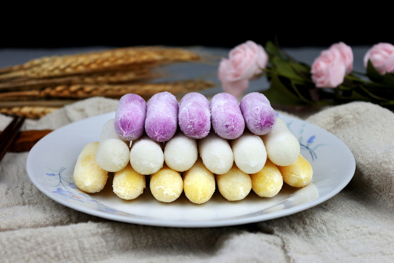  p data-id="gnbs7v2zns">芝士年糕,又称为芝心年糕,有心年糕,顾名思