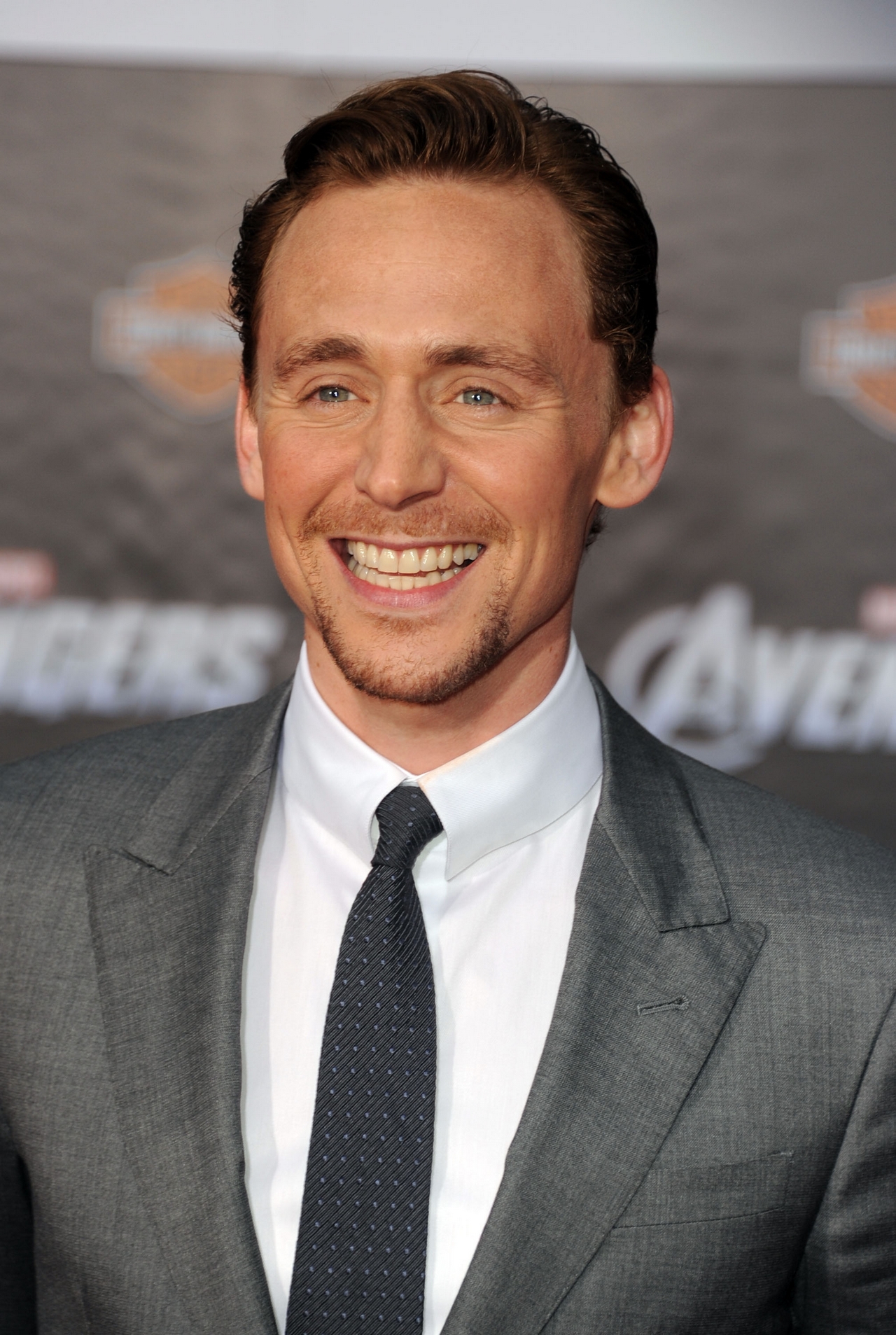 hiddleston) /i>,1981年2月9日出生于英国伦敦,英国男演员,电影制作人