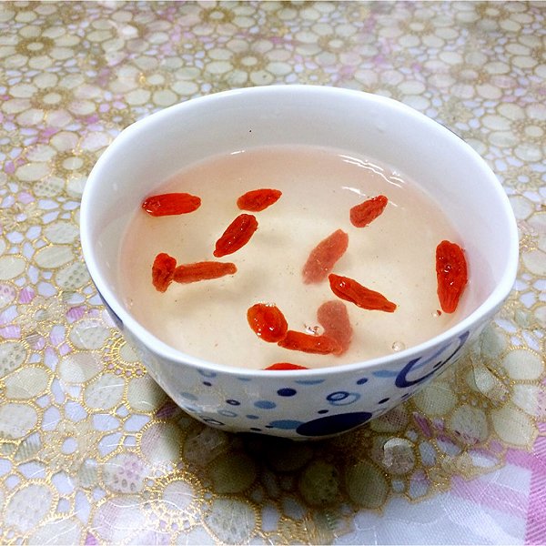 冰糖燕窝枸杞汤