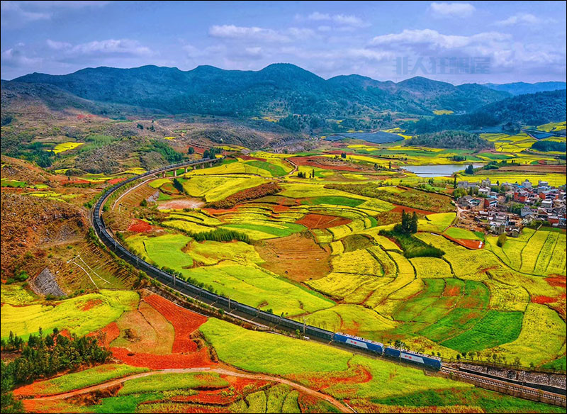  p>南昆铁路(nanning-kunming railway),简称南昆线,是一条连接广西