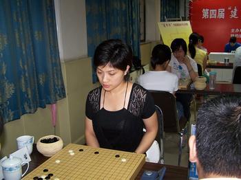 徐莹,女,1972年12月31日出生于北京,中国致公党党员,中国围棋职业五段