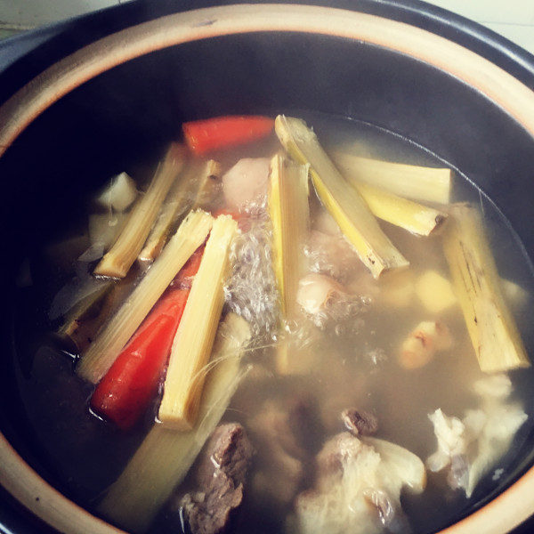 马蹄竹蔗煲羊肉汤