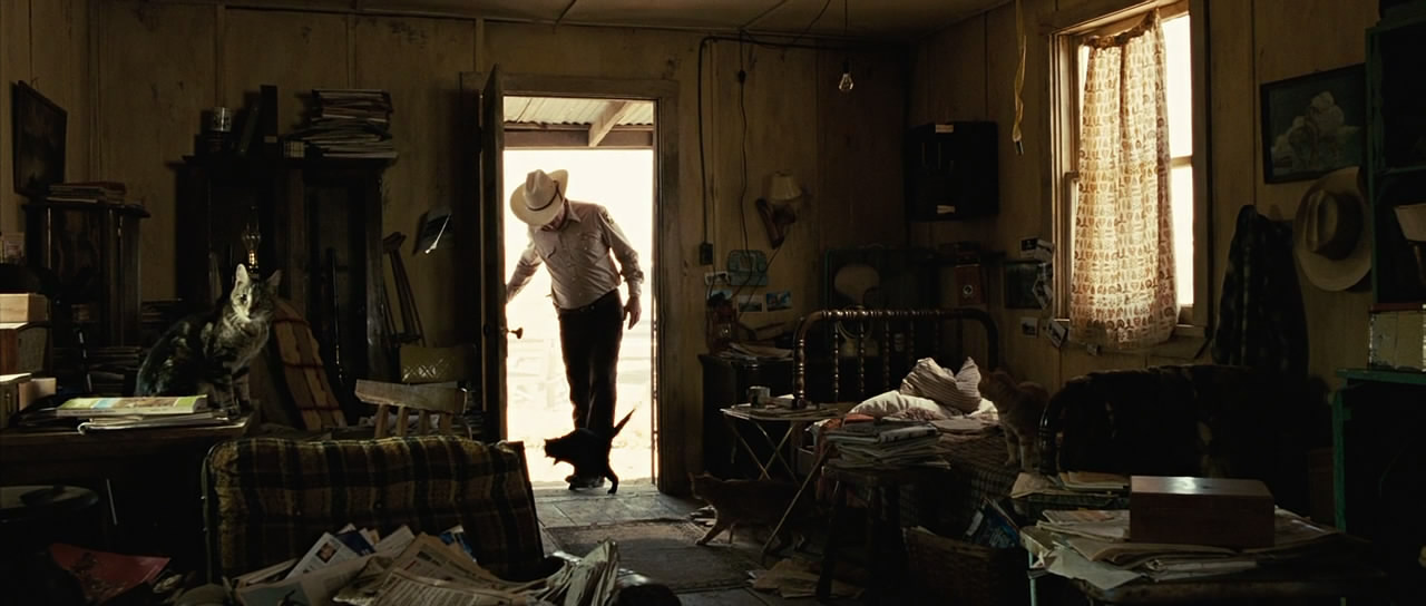 老无所依》(no country for old men)是派拉蒙出品的一部时装西部电影