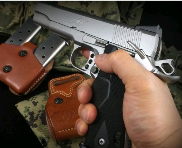  p data-id="gnwzewqpta"> 美式c1携枪法,通俗的定义是子弹上膛,击槌