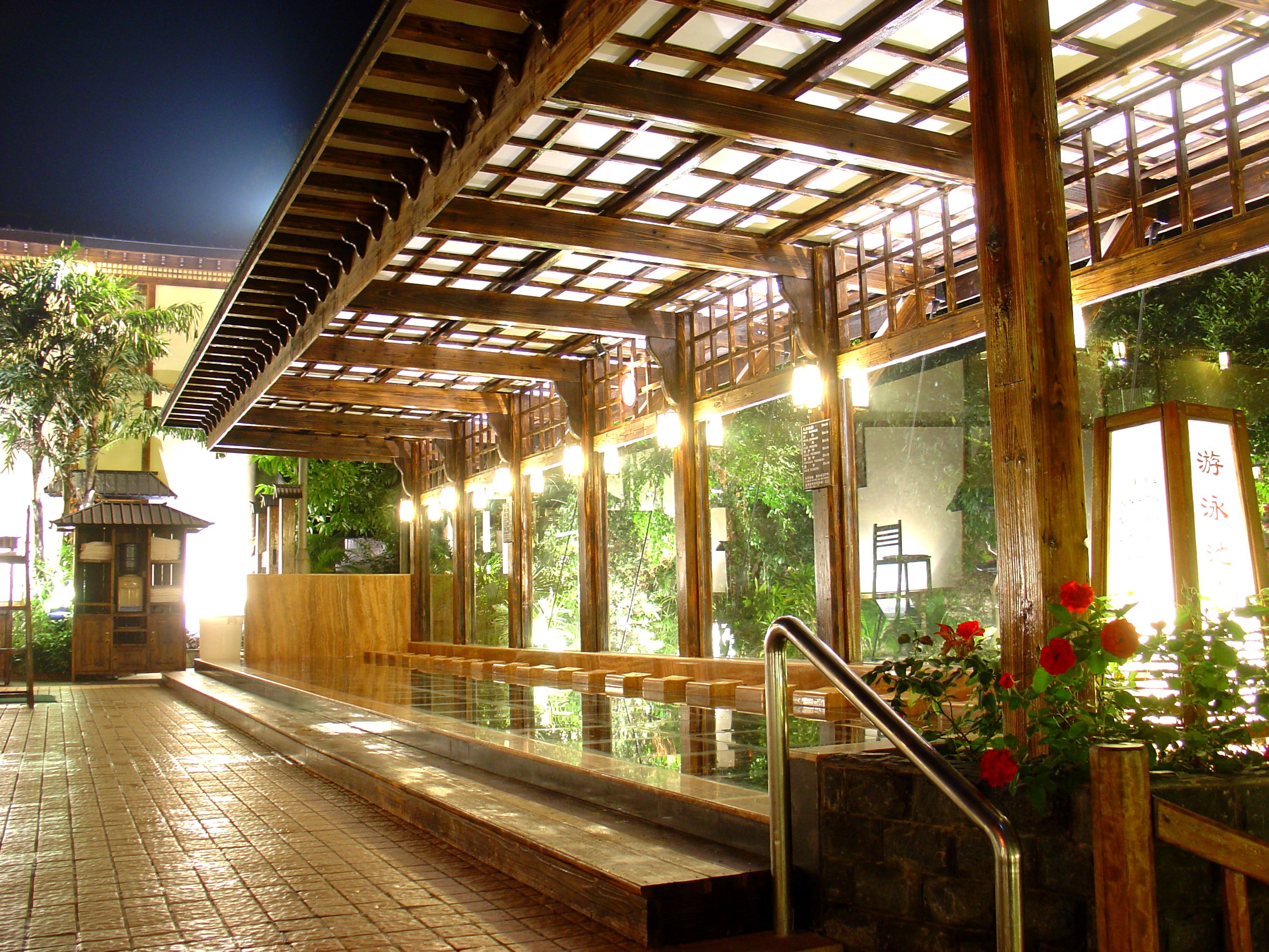  p>珠海御温泉度假村位于珠海市斗门黄杨山西麓,是中国第一家日式露天