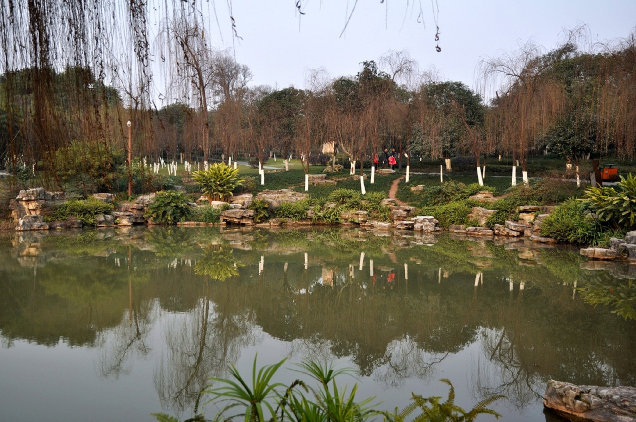  p>鸿恩寺森林公园位于重庆市 a target="_blank" href="/item/江北区