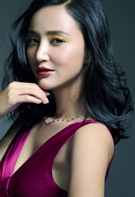  p>张歆艺,1981年5月29日出生于 a target="_blank" href="/item/四川